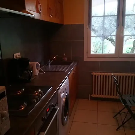 T2 Avec Acces Piscine * Volonne